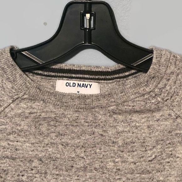 Old Navy Men's Light Gray Crewneck Long Sleeve Sweater - Picture 8 of 10